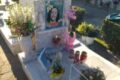 FRATTAMAGGIORE: Indignazione al cimitero, rubati lumini a pile, di poco valore, sulla tomba di Mario Paciolla