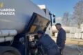GdiF NAPOLI: sequestrati 80 mila litri di gasolio di contrabbando, un’autocisterna, un autoarticolato e un impianto clandestino di rifornimento. denunciati 4 SOGGETTI.