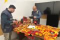 GdiF BENEVENTO: SEQUESTRATI SCIARPE E GADGET DEL BENEVENTO CALCIO CONTRAFFATTI. Militari del Comando Provinciale della Guardia di Finanza di Benevento hanno effettuato un sequestro di sciarpe, t-shirt, bandiere e altri gadget sportivi riconducibili al marchio della società “Benevento Calcio S.r.l.”.