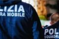 Tre poliziotti arrestati a Napoli: accuse di estorsione, accesso abusivo alle banche dati e rivelazione di segreti d'ufficio